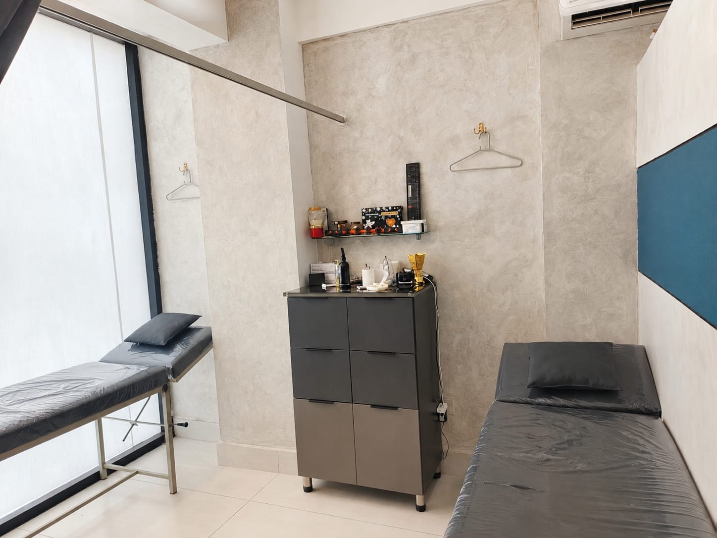 Gents Hijama procedure room at UG Healing Center